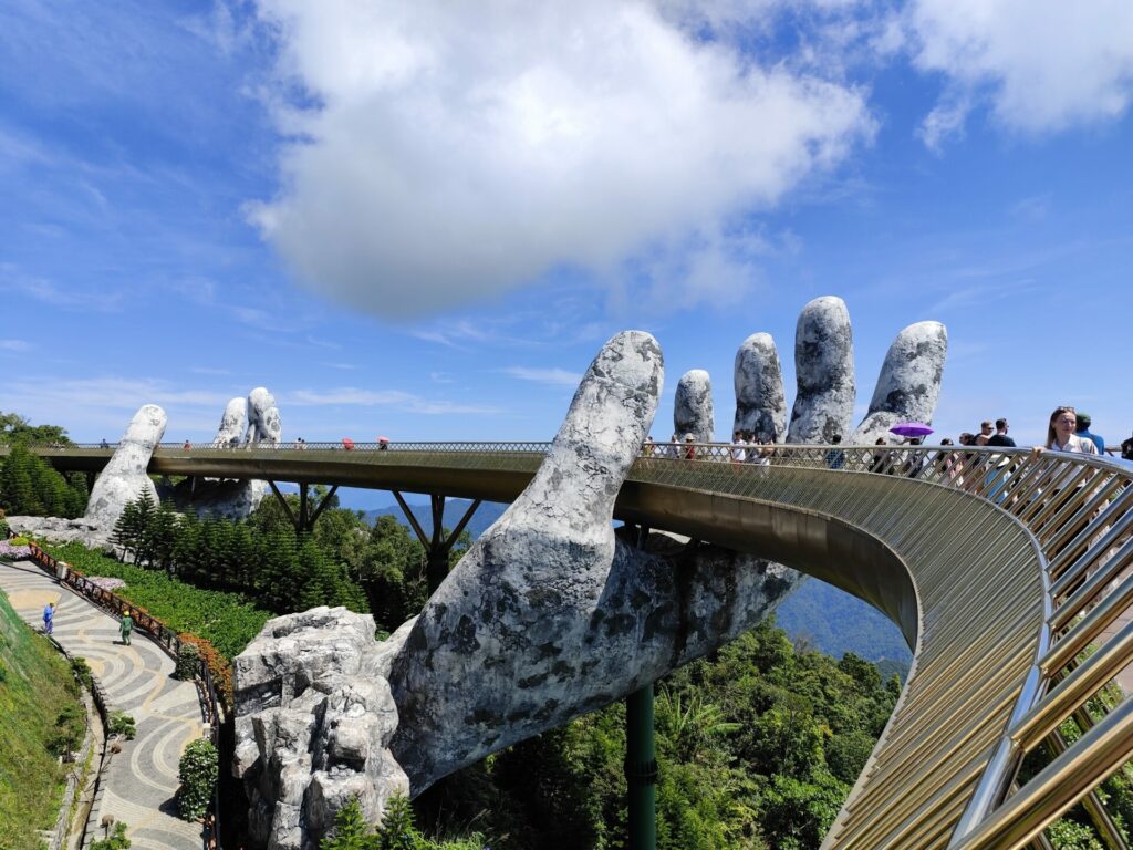 Voyage au Vietnam : le Golden bridge près de Da Nang
