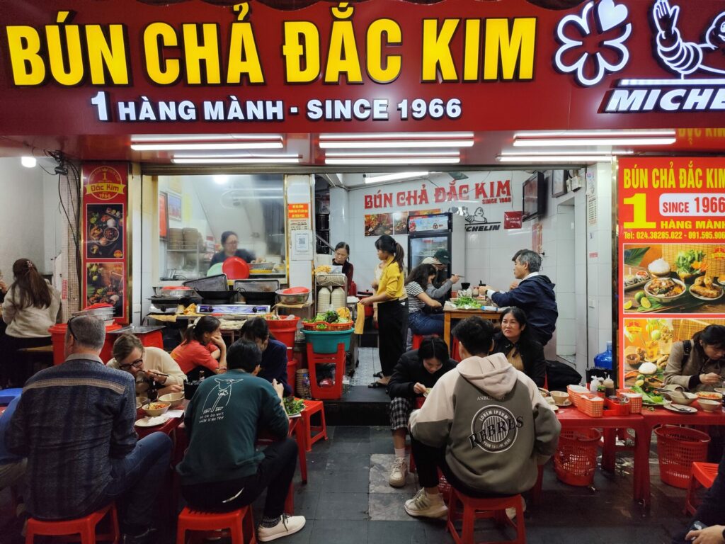 la gastronomie Vietnamienne : le Bun Cha incontournable à Hanoi