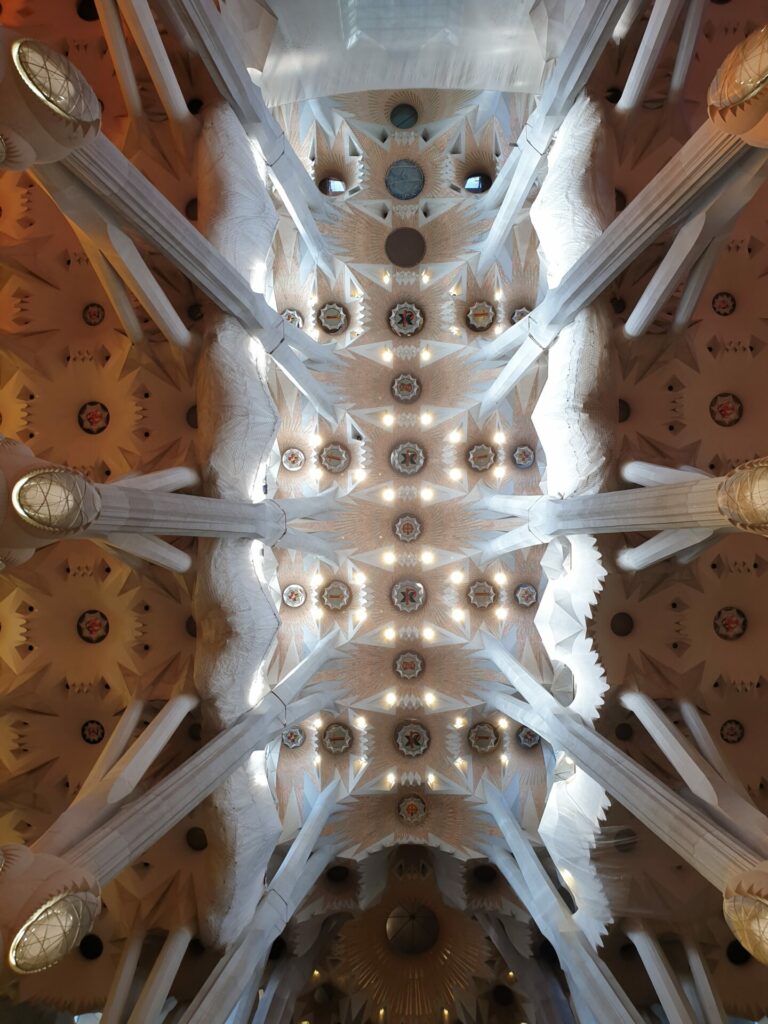 Plafond de la sagrada familia, Barcelone
